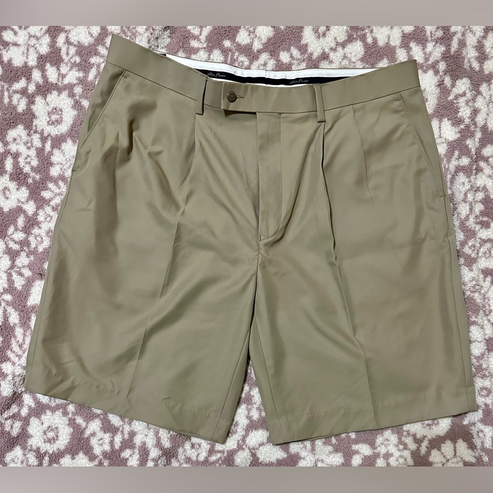 Men’s Alan Flusser Golf khaki shorts‎ size 40